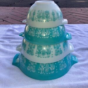 Pyrex Amish butter print turquoise Cinderella beating bowl set as shown 1950s